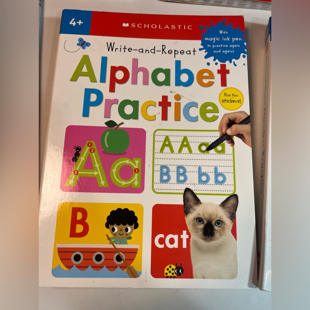 Scholastic write and wipe preschool 5 book bundle - Picture 5 of 6